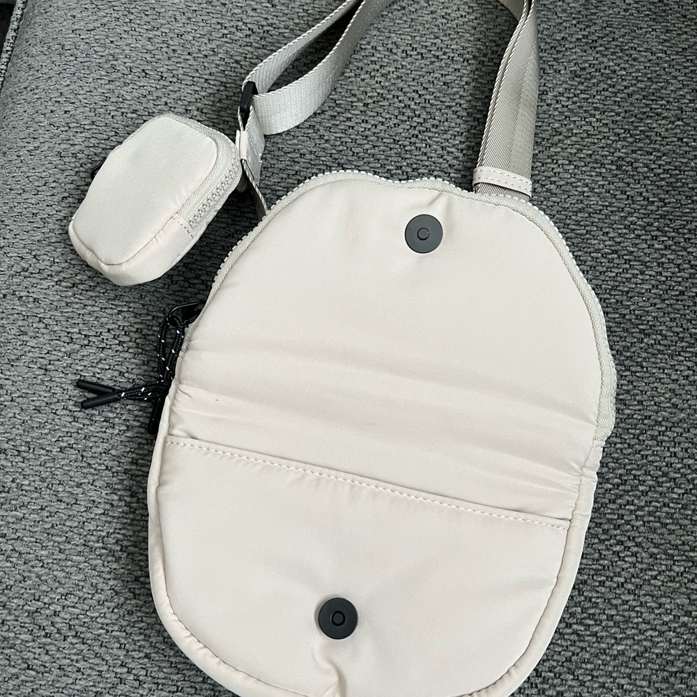 Nora Puffy Crossbody by street level